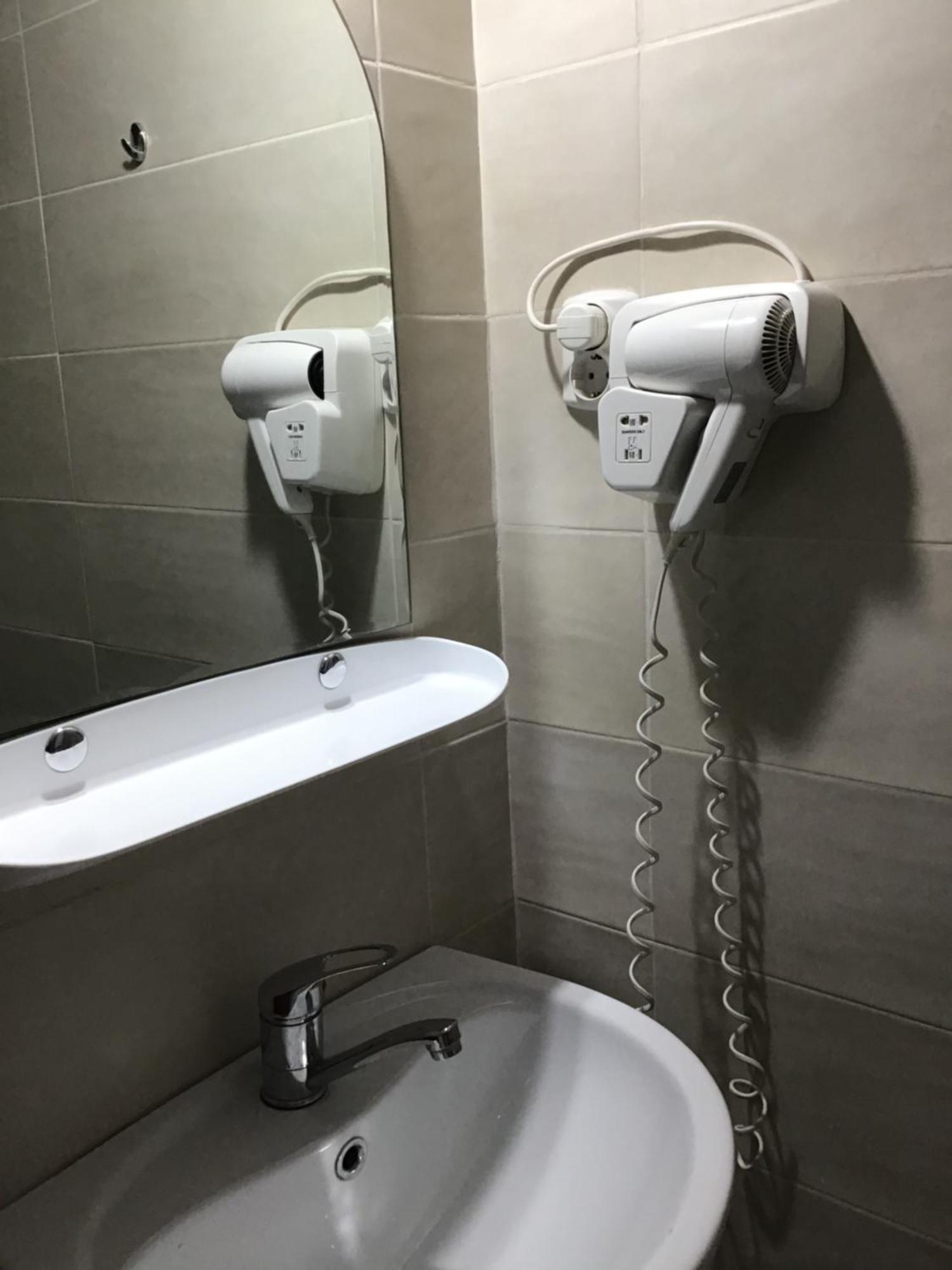 Rora Rose Hotel Boekarest Buitenkant foto